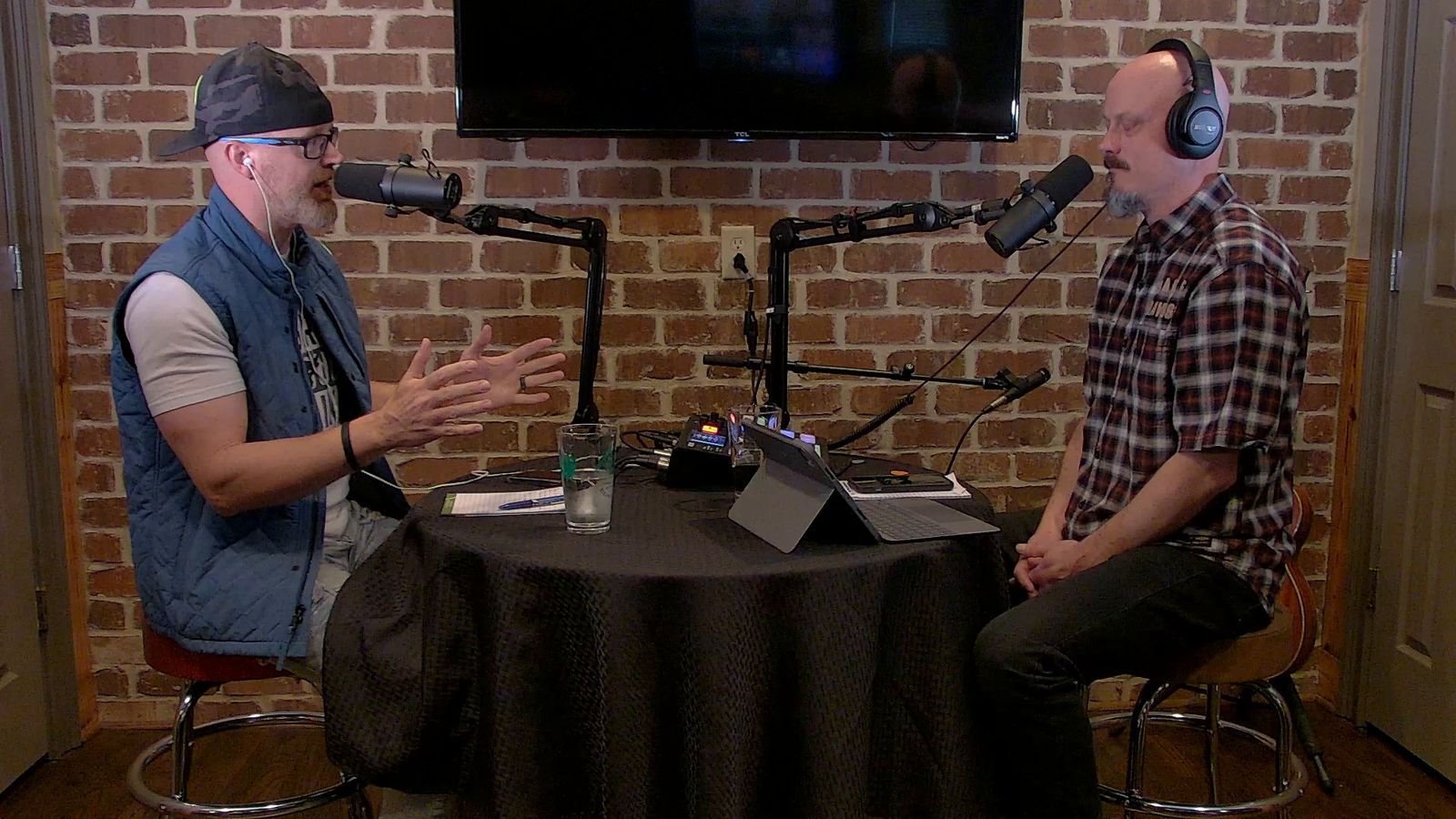 Jeff (left) and Joe (right) at the mics during the show